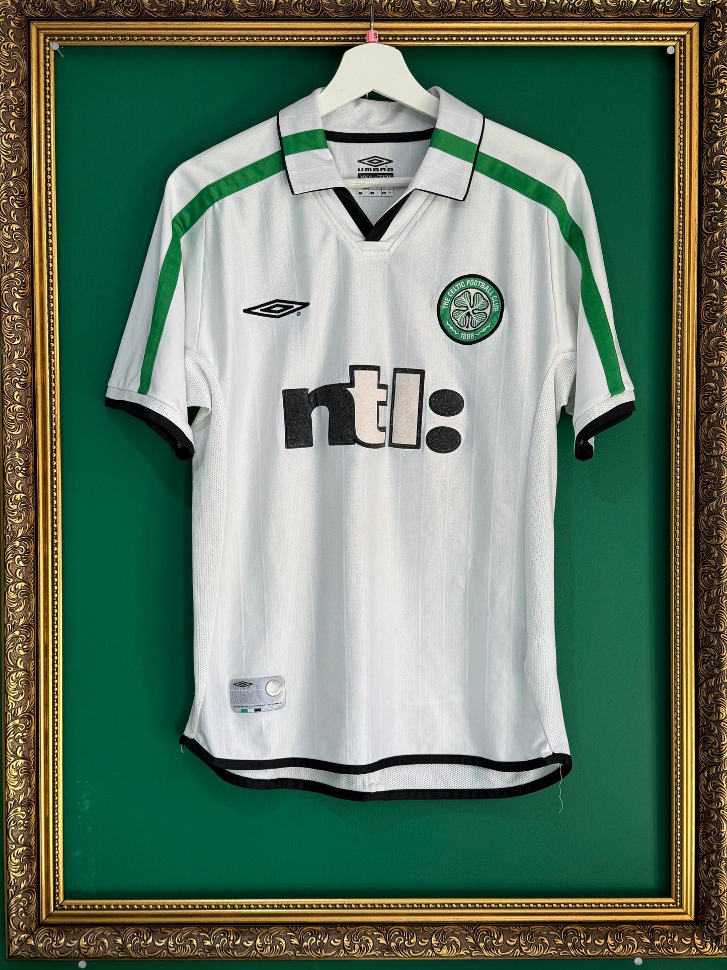 Celtic 2001/02 away small