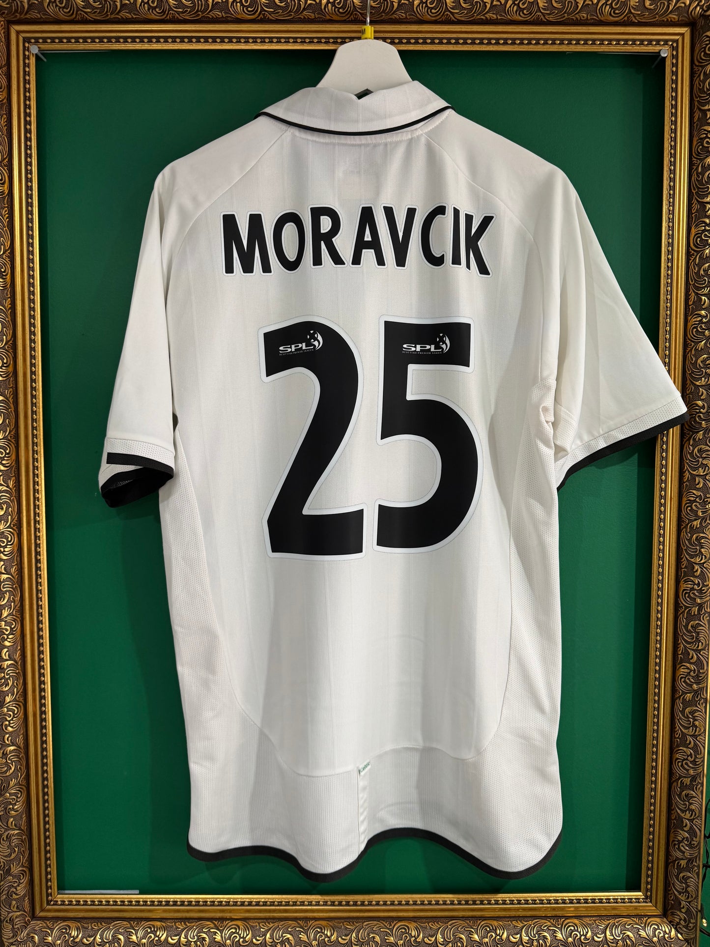 Celtic 2001/02 away shirt medium Moravcik 25