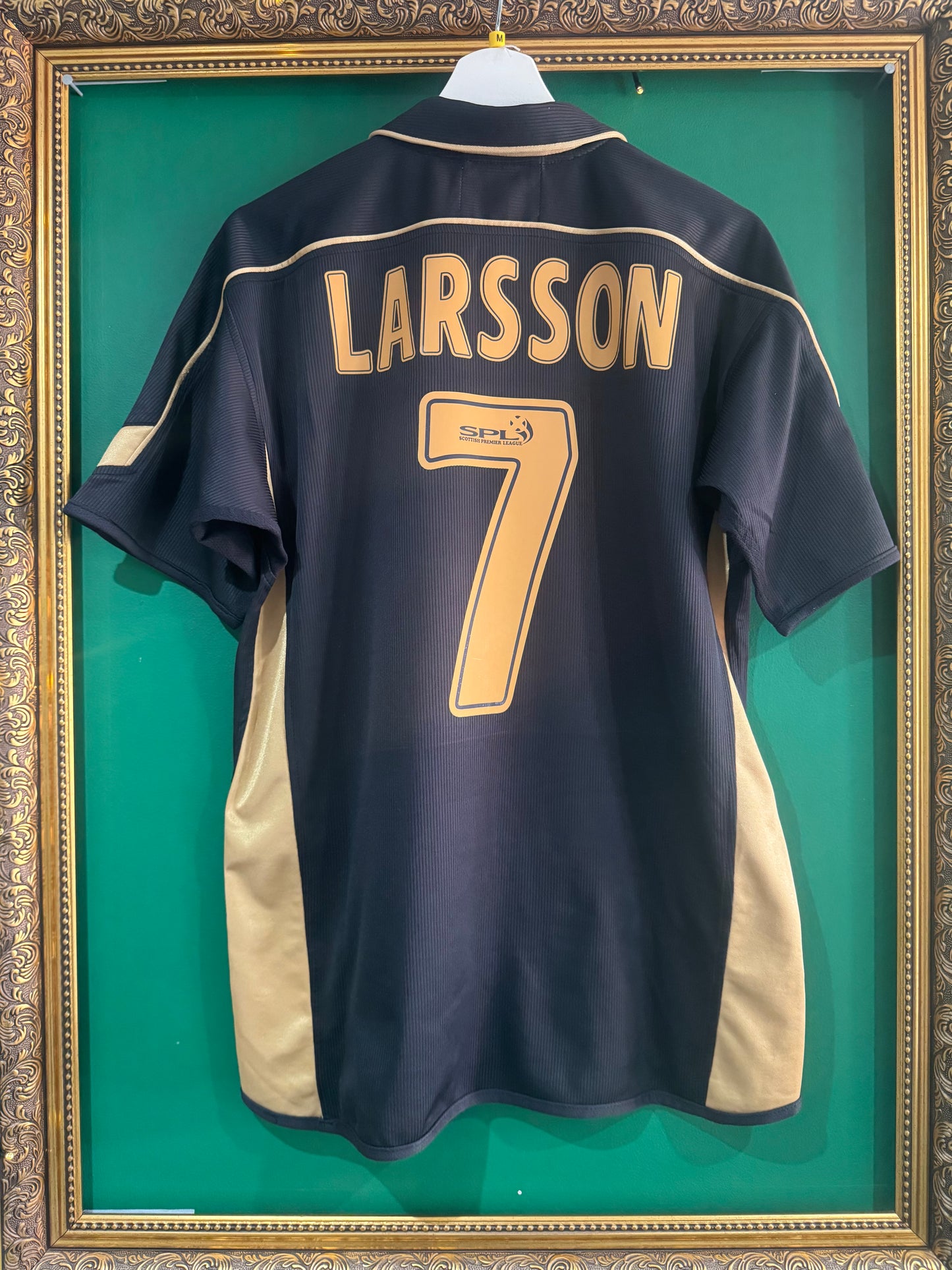 Celtic 2003/04 away shirt medium Larsson 7