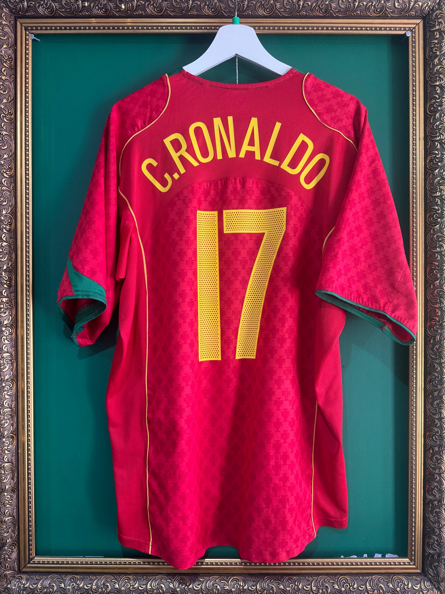 Portugal 2002 home xlarge Ronaldo 17