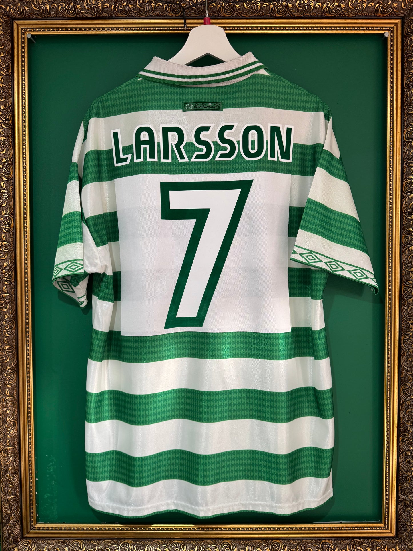 Celtic 1997/99 home large Larsson 7