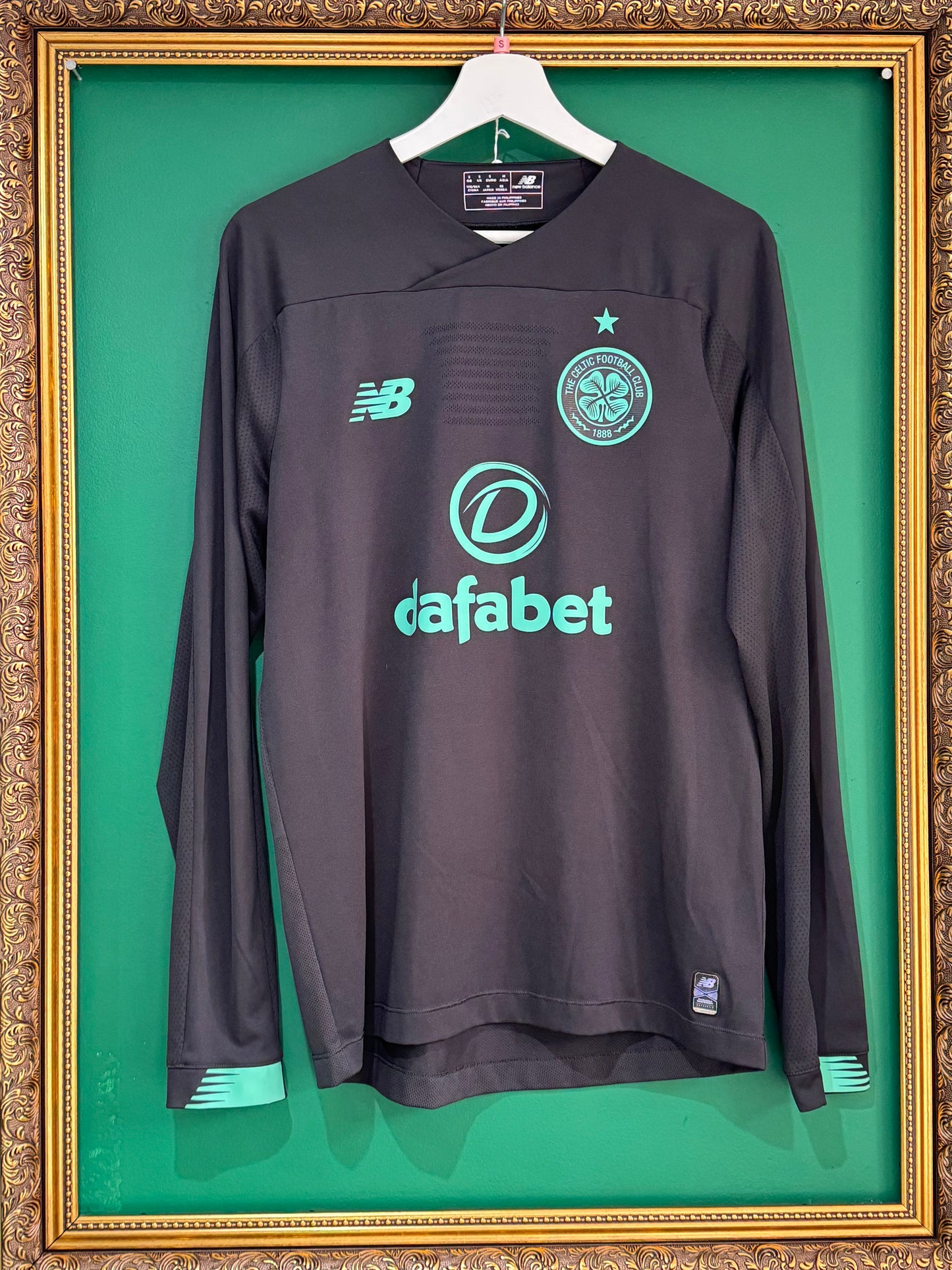 Celtic 2019/20 home goalkeeper shirt small Forster 67