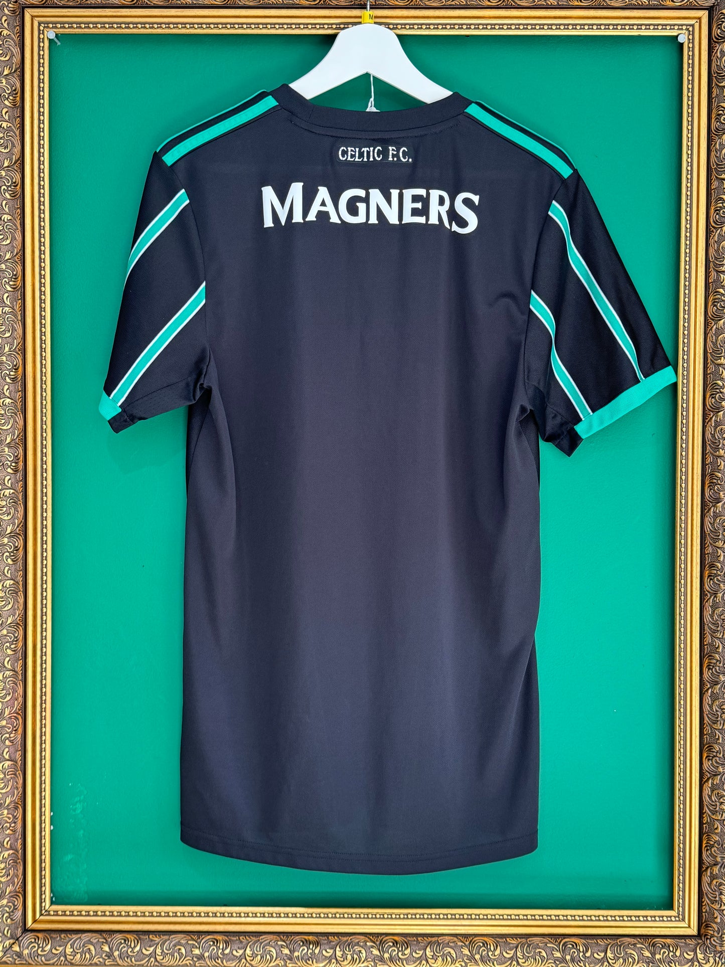 Celtic 2022/23 away large