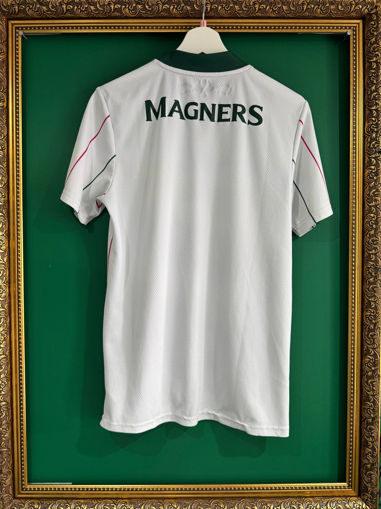 Celtic 2021/22 third shirt small