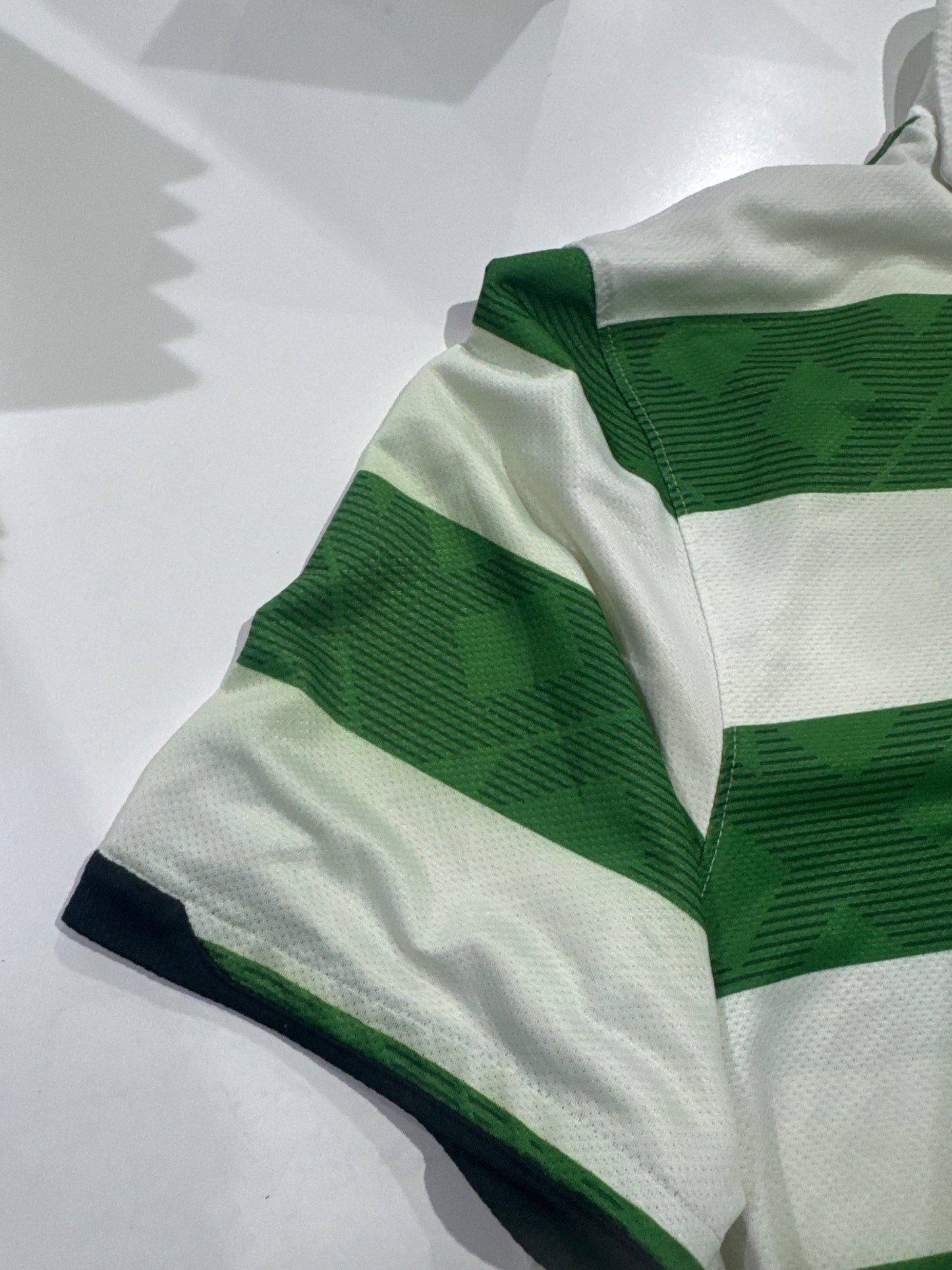 Celtic 2011/12 home shirt large Hooper 88 8/10