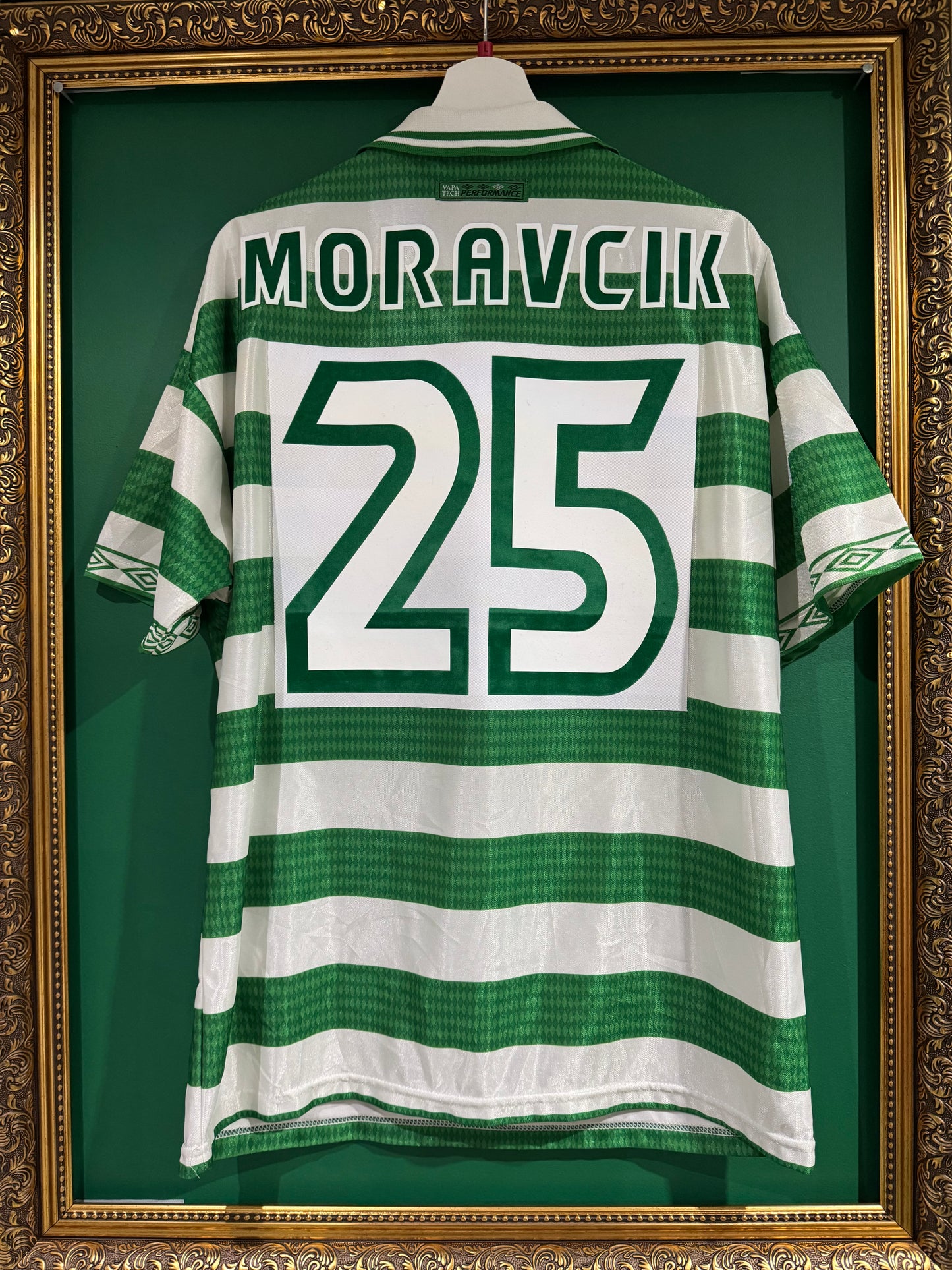 Celtic 1997/99 home large Moravcik 25