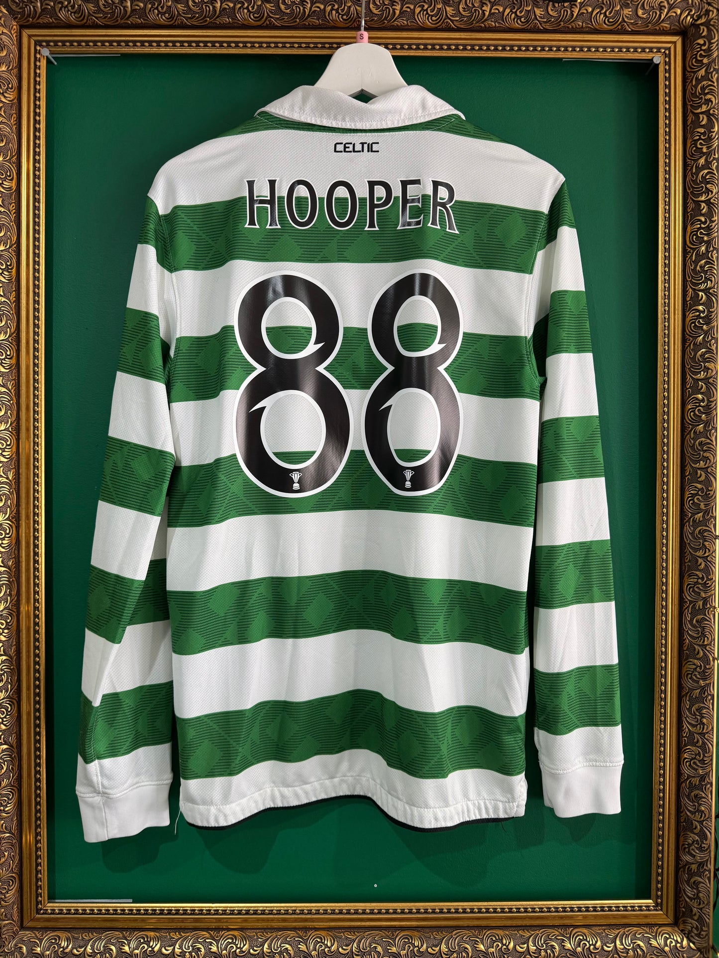 Celtic 2010/12 home shirt small ls Hooper 88