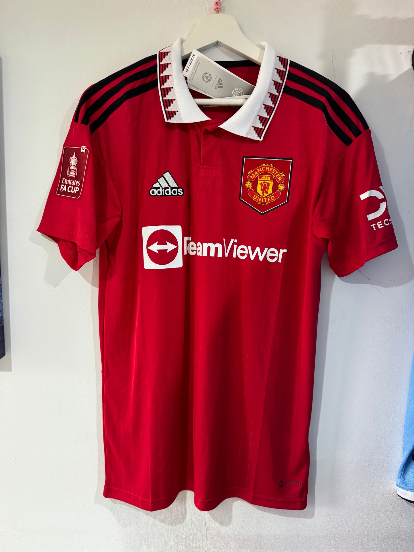 Manchester United 2022/23 home FA cup Bruno Fernandes 8 BNWT small