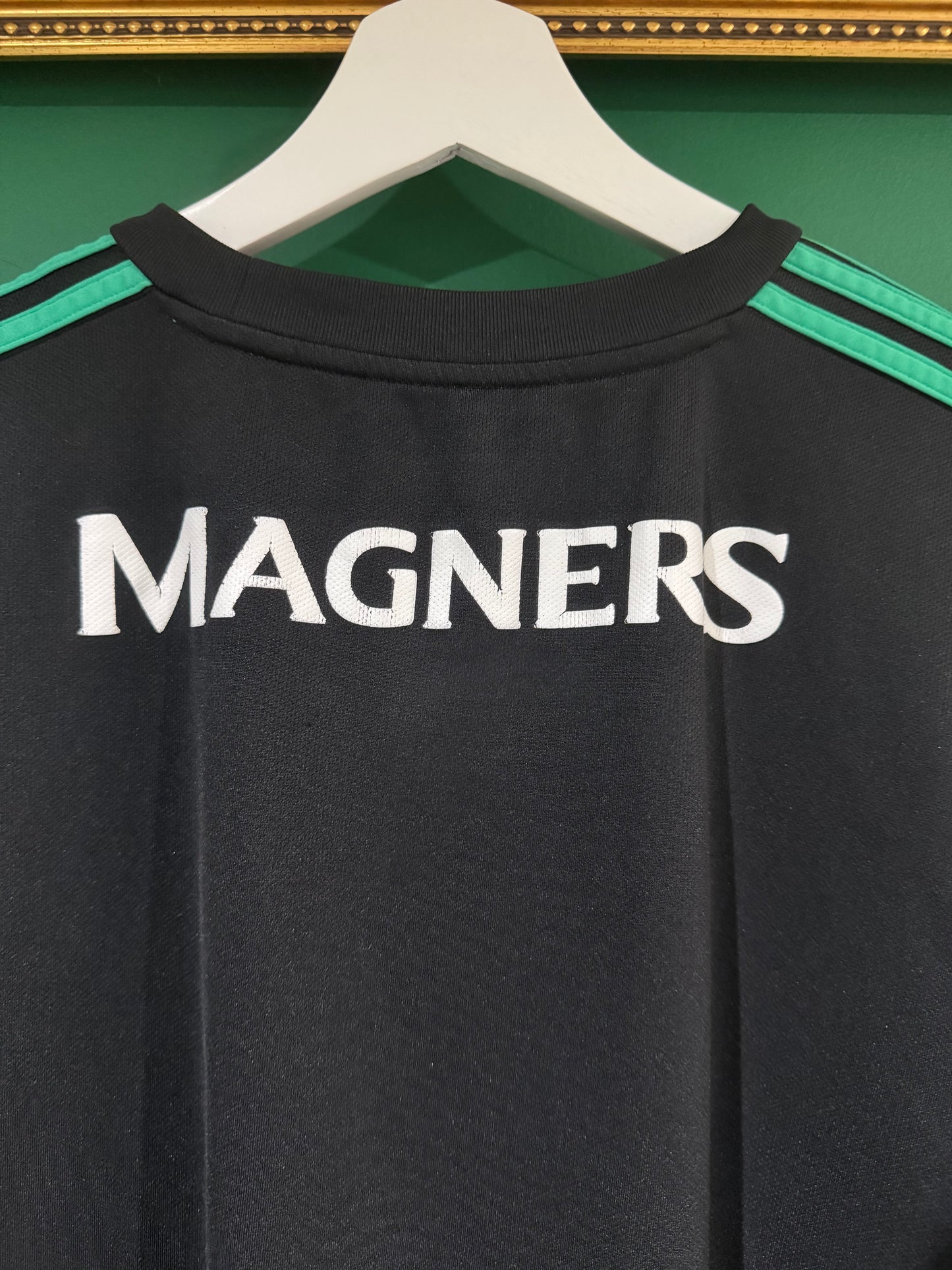 Celtic 2022/23 away shirt large