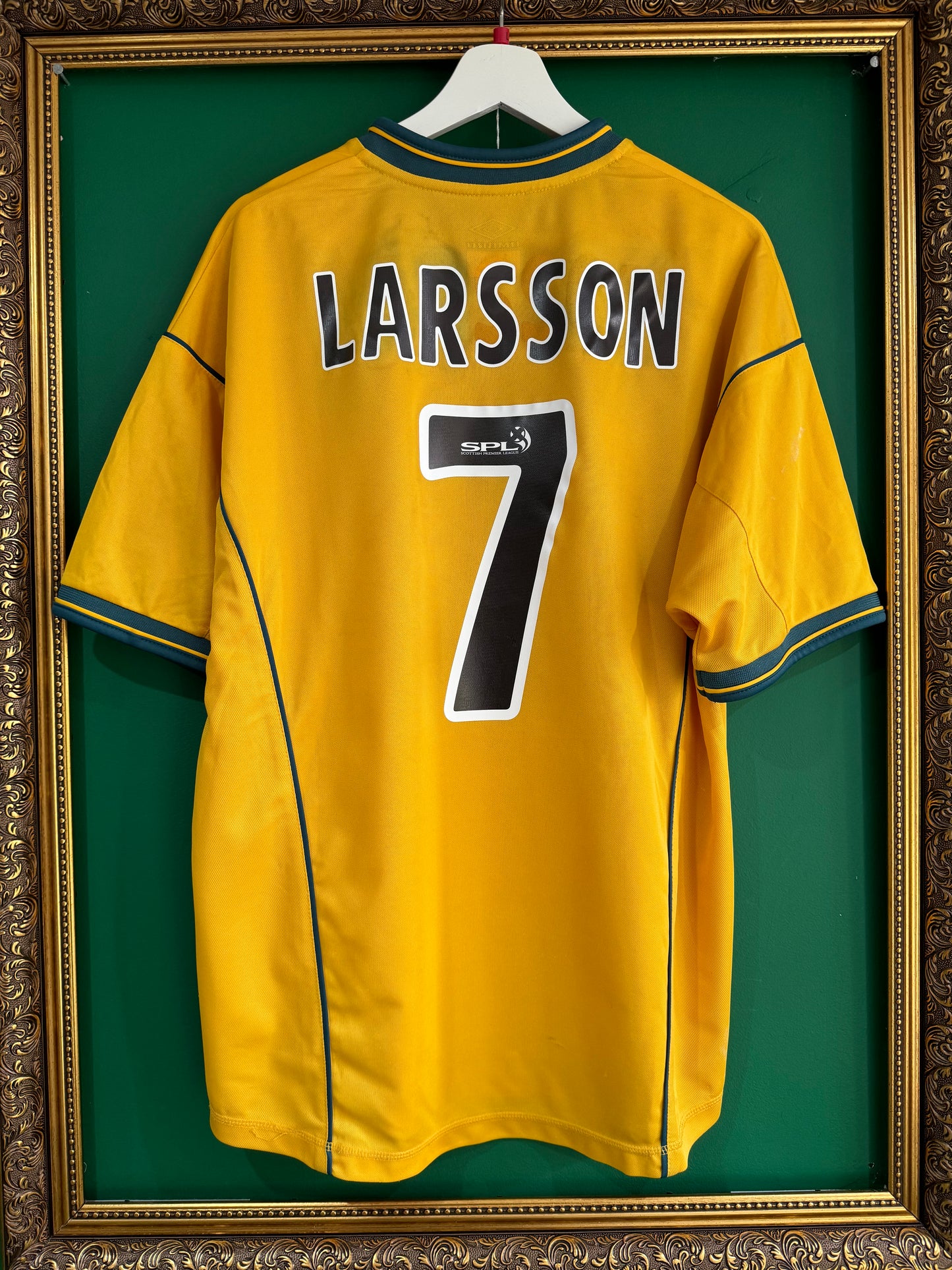 Celtic 2000/02 away large Larsson 7