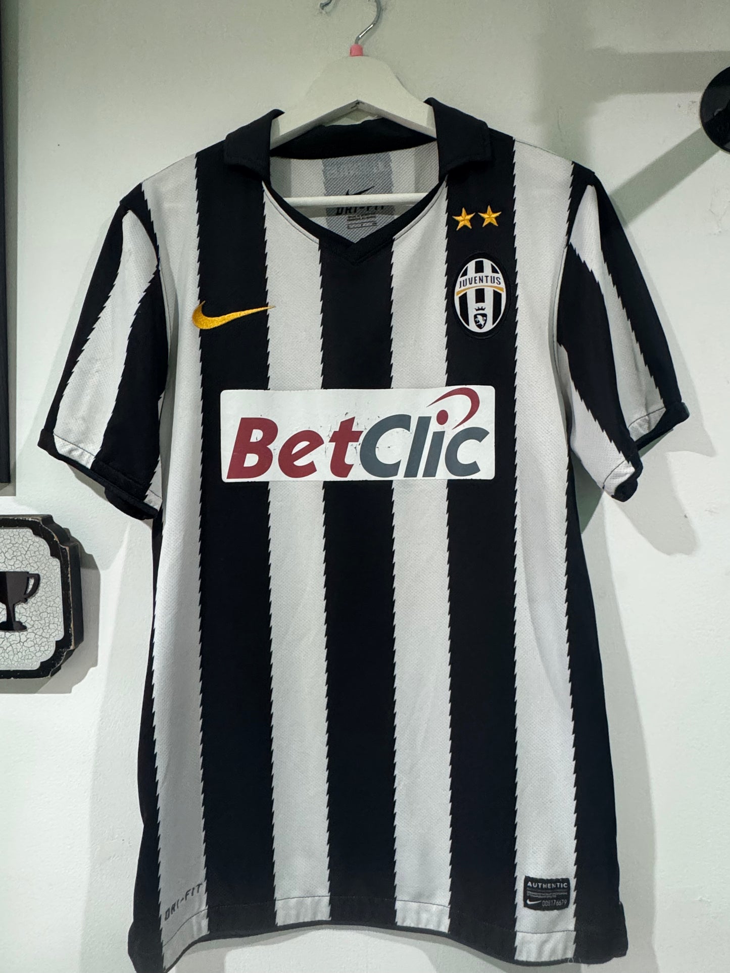 Juventus 2010/11 home shirt small