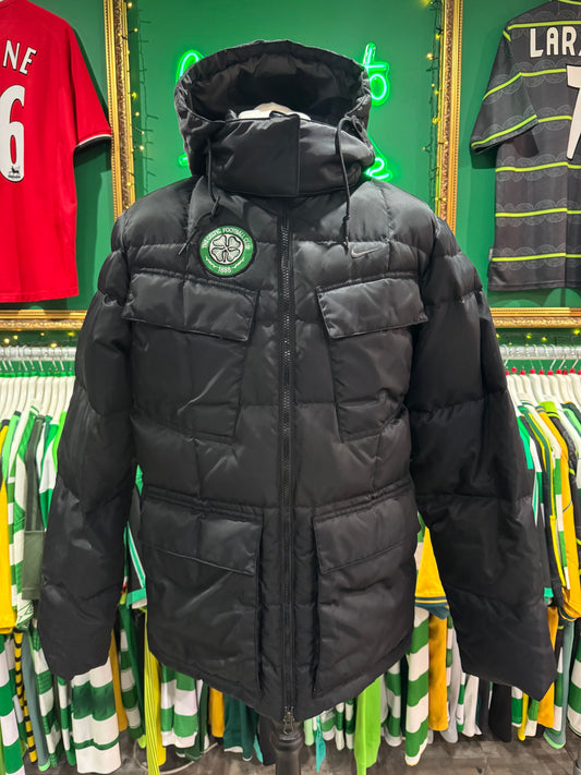 Celtic padded puffer coach jacket medium Nike